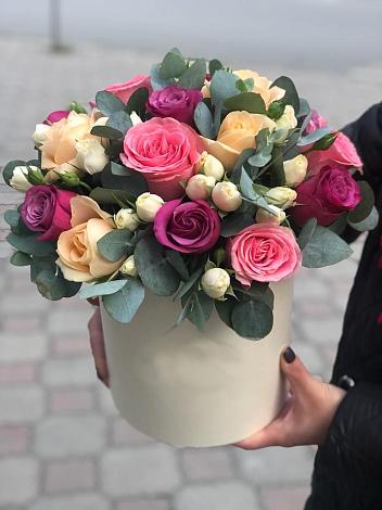 Цветочная композиция из Розы в шляпной коробке в Самаре