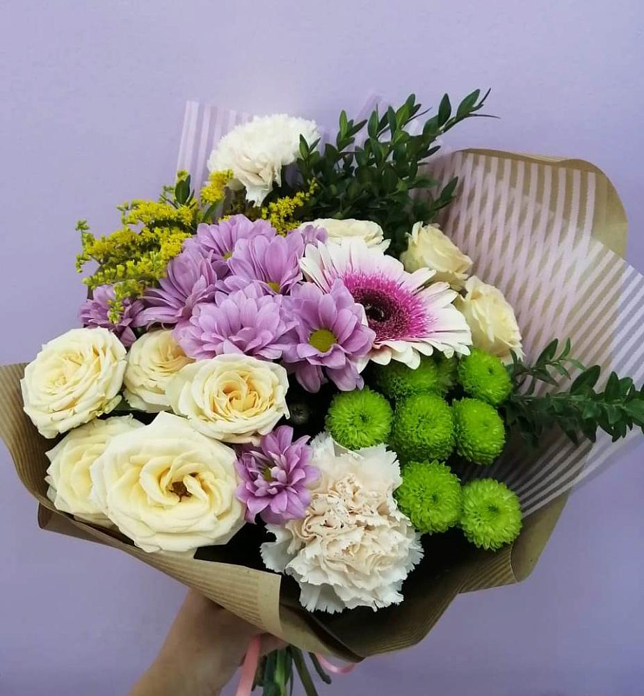 Букет цветов из: Хризантемы, Розы, Гвоздики и Герберы в Самаре