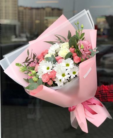 Букет цветов из: Розы, Лизиантусы и Хризантемы в Самаре